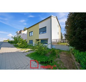 Rodinný dům na prodej, Charváty, 303 m²