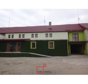 Rodinný dům na prodej, Senička, 747 m²